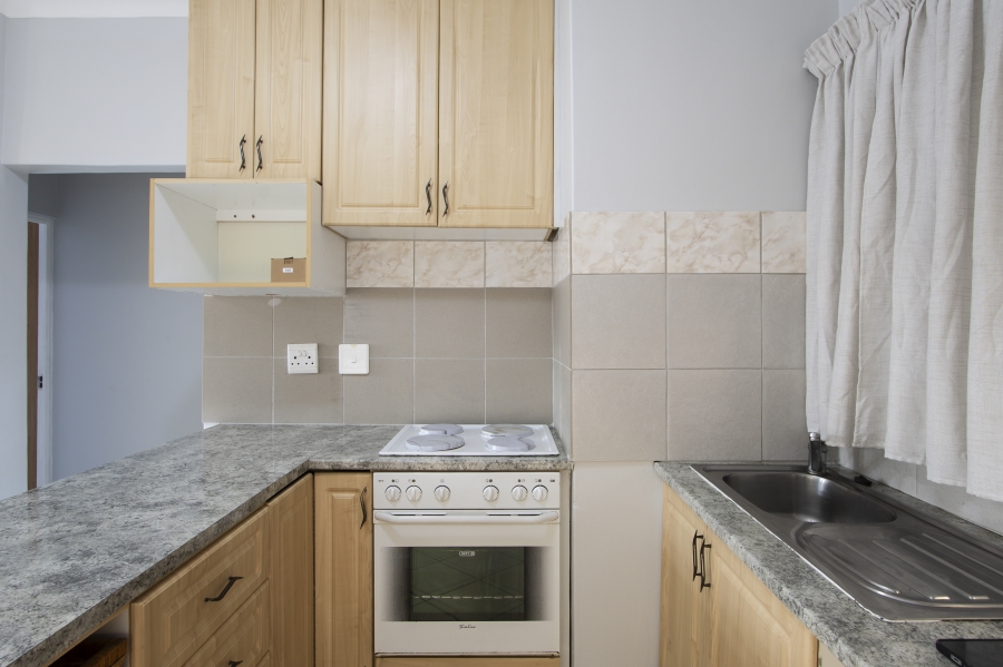 2 Bedroom Property for Sale in Gordons Bay Central Western Cape